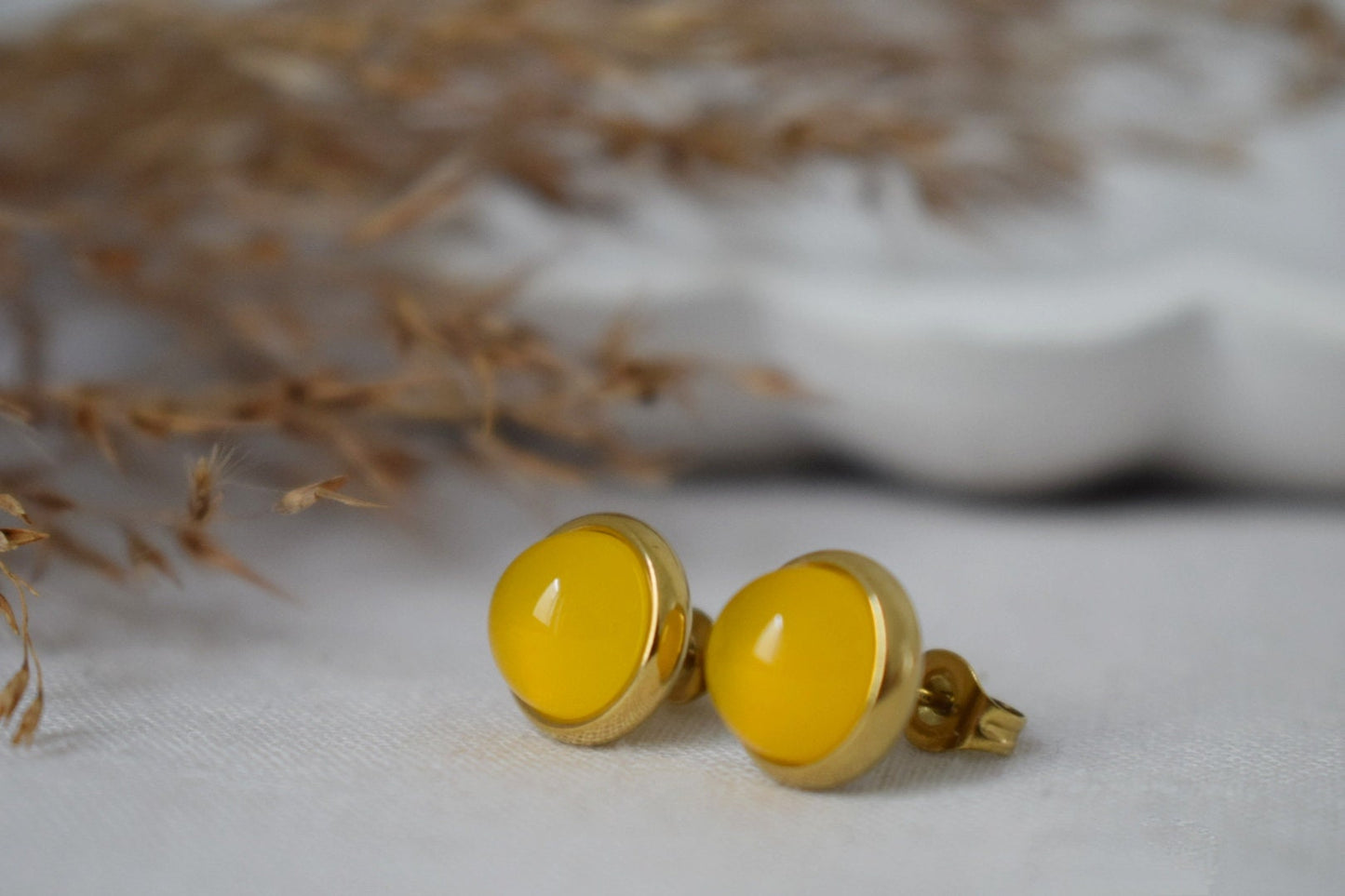 Gelbe Achat 8mm Ohrstecker vergoldet Edelstahl kleine runde Edelstein Ohrringe, Unisex Schmuck GeschenkBestes Weihnachtsgeschenk