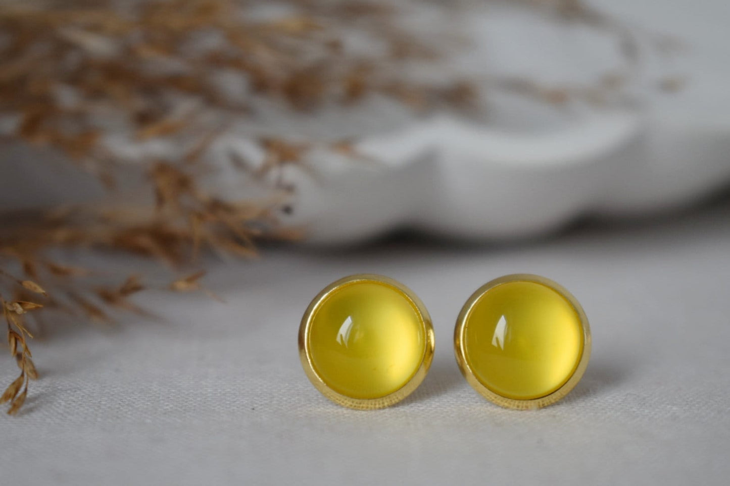 Gelbe Achat Ohrstecker, 18 Karat vergoldeter Edelstahl, 10 mm kleine runde Edelsteinohrringe, Unisex-Schmuckgeschenk, Bestes Weihnachtsgeschenk
