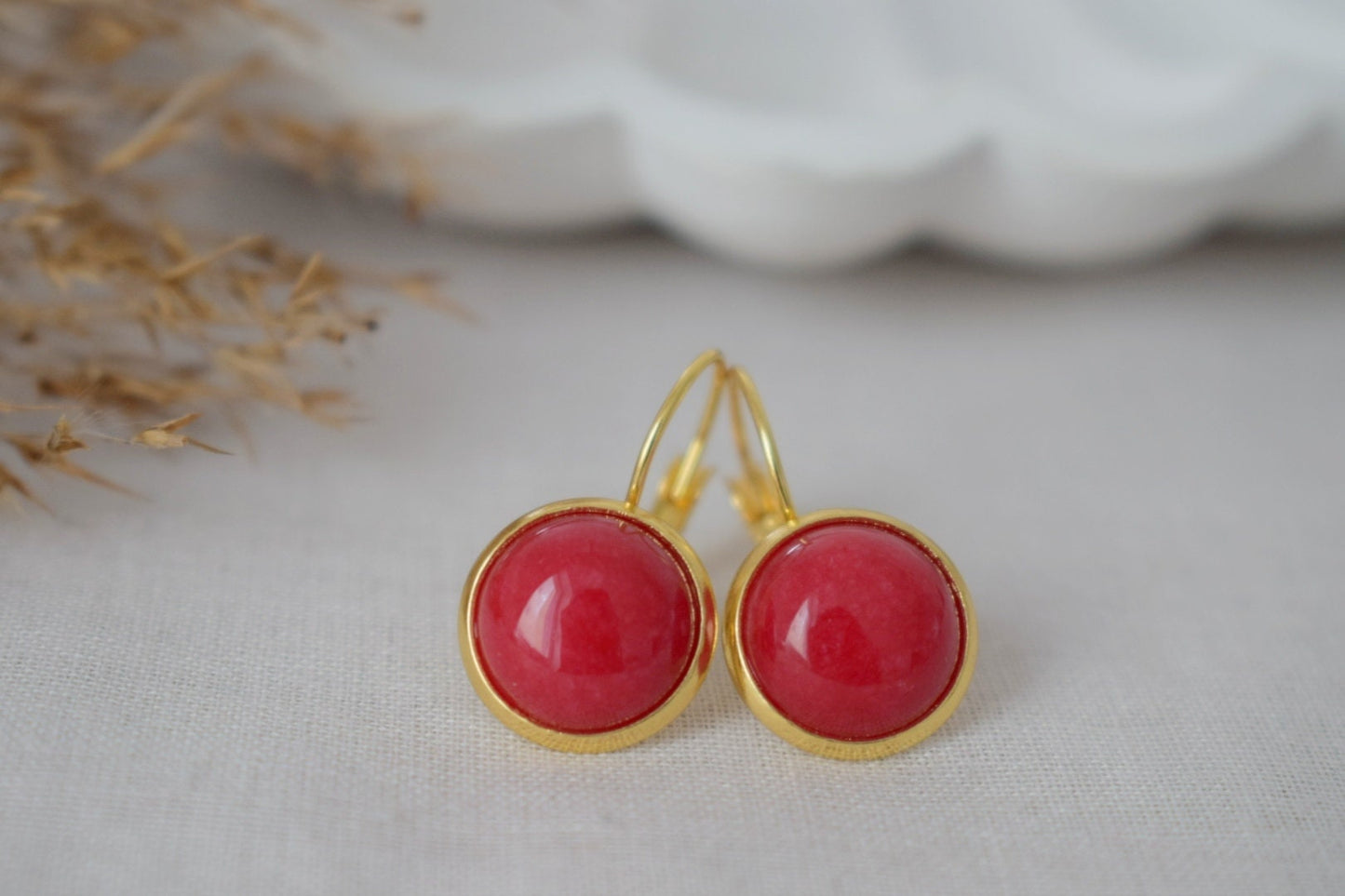 Rote Jade Ohrringe Gold, 12mm Edelstein Ohrringe, Stein Hängende Ohrringe, Rote Stein Lever Back Ohrringe, Jade Schmuck, Geschenk für Sie