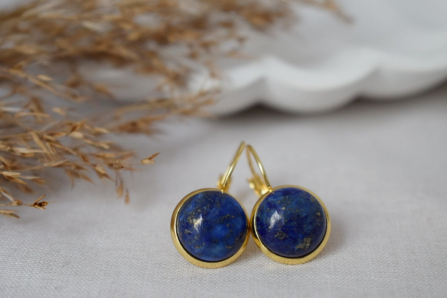 Lapislazuli-Goldohrringe, Blaue Lapisohrringe, Lever-Back-Ohrringe, rund, 12 mm, September-Geburtsstein-Schmuck, Lapis, Geschenk für Sie