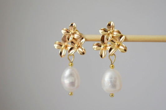 Elegante Süßwasserperlen Ohrringe, 18K vergoldete Blumen Ohrstecker, Vintage Stil Brautschmuck, Perfektes Brautjungfern Geschenk, Weihnachtsgeschenk Sie