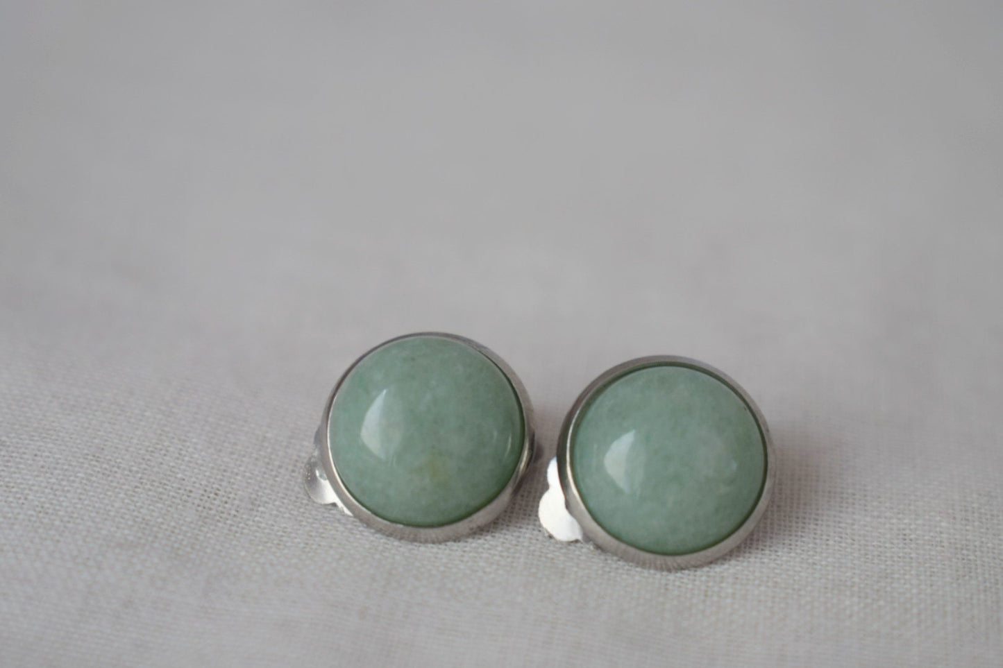 Green aventurine clip on earrings for women, Natural Gemstone ear clips, Non pierced jewelry