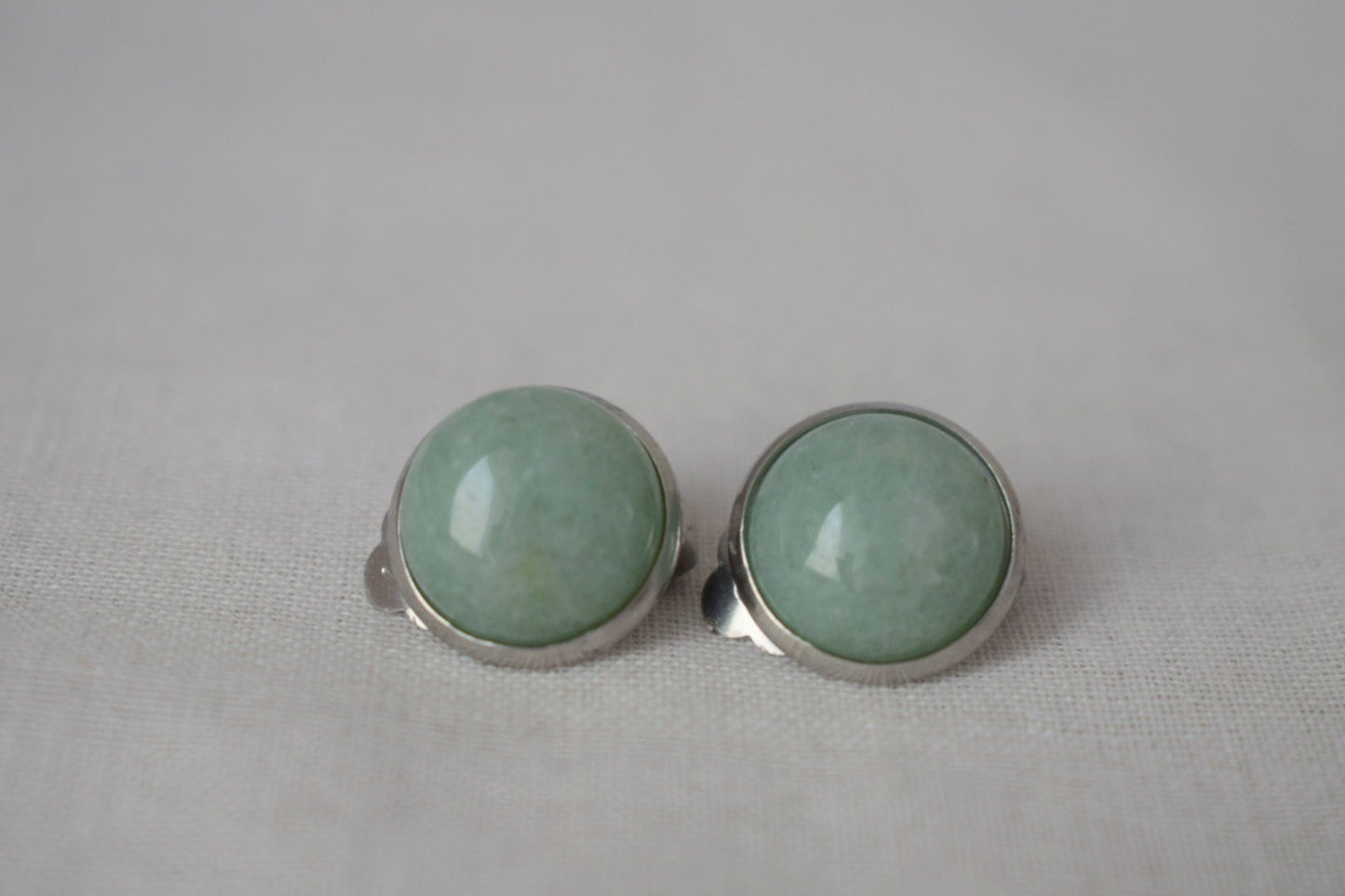 Green aventurine clip on earrings for women, Natural Gemstone ear clips, Non pierced jewelry