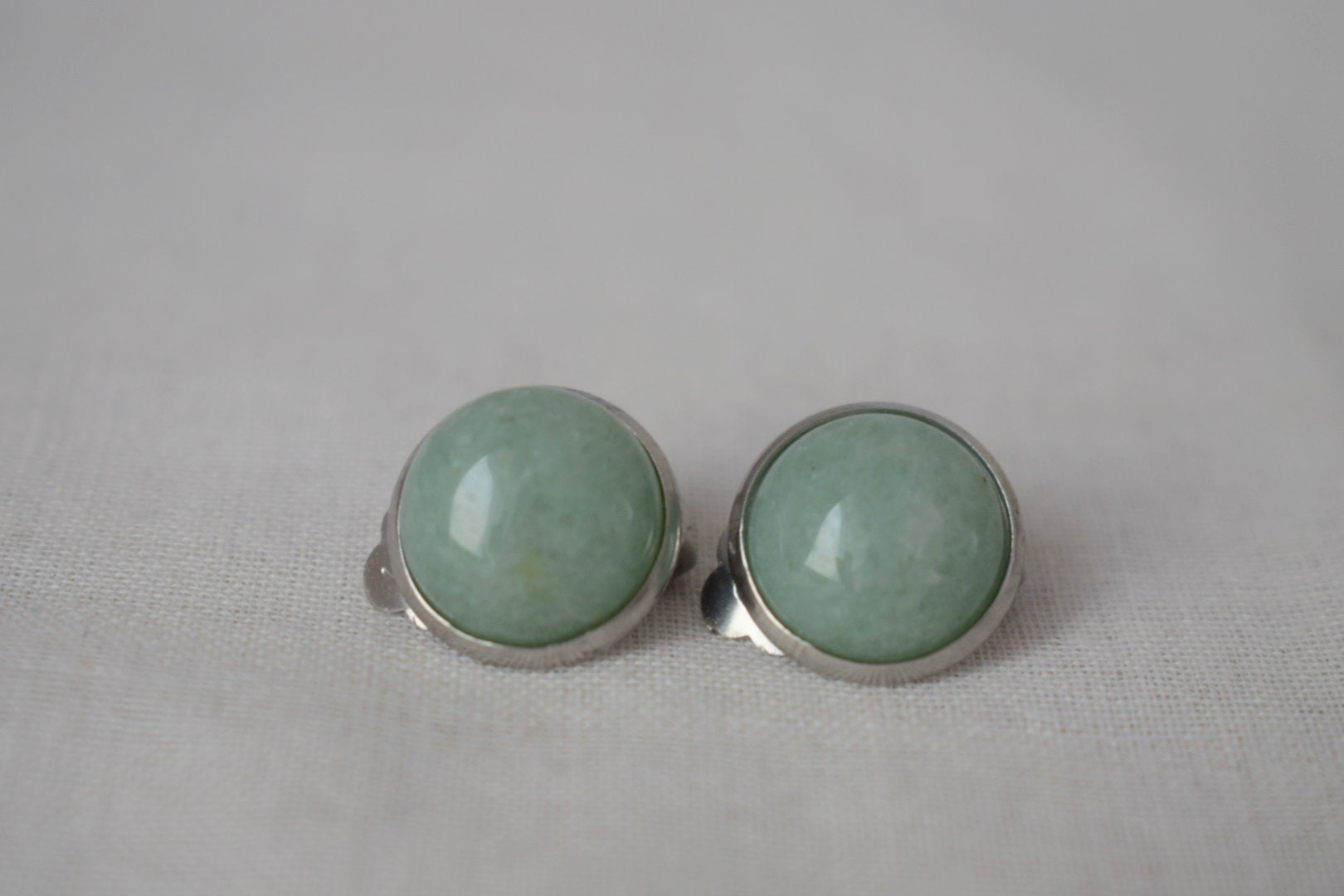 Green aventurine clip on earrings for women, Natural Gemstone ear clips, Non pierced jewelry