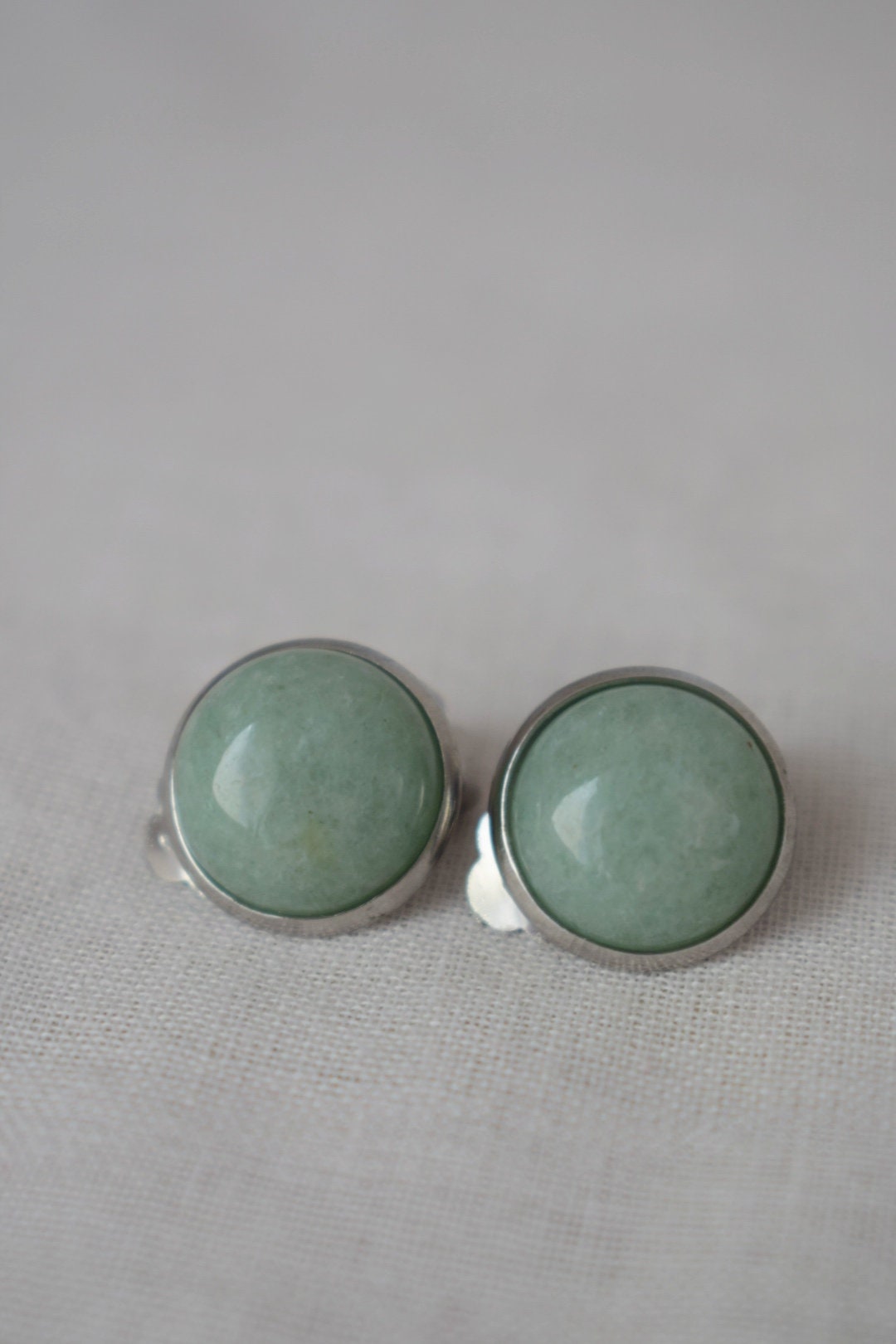Green aventurine clip on earrings for women, Natural Gemstone ear clips, Non pierced jewelry