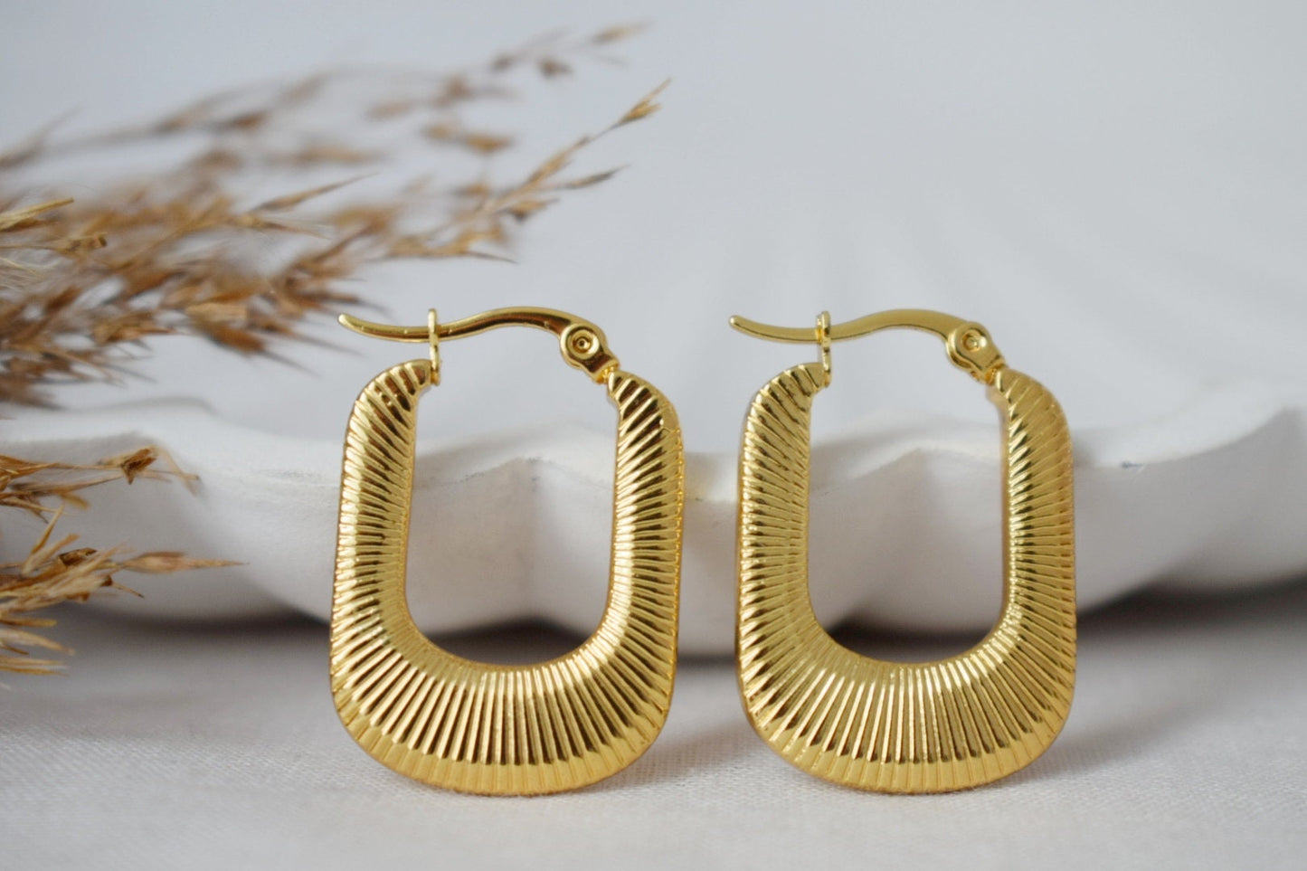 Geometrische Creolen, Rechteckige Ohrringe, 18 Karat vergoldeter Edelstahl, Chunky Statement Creolen, Moderner minimalistischer Unikatschmuck, Geschenk für Sie