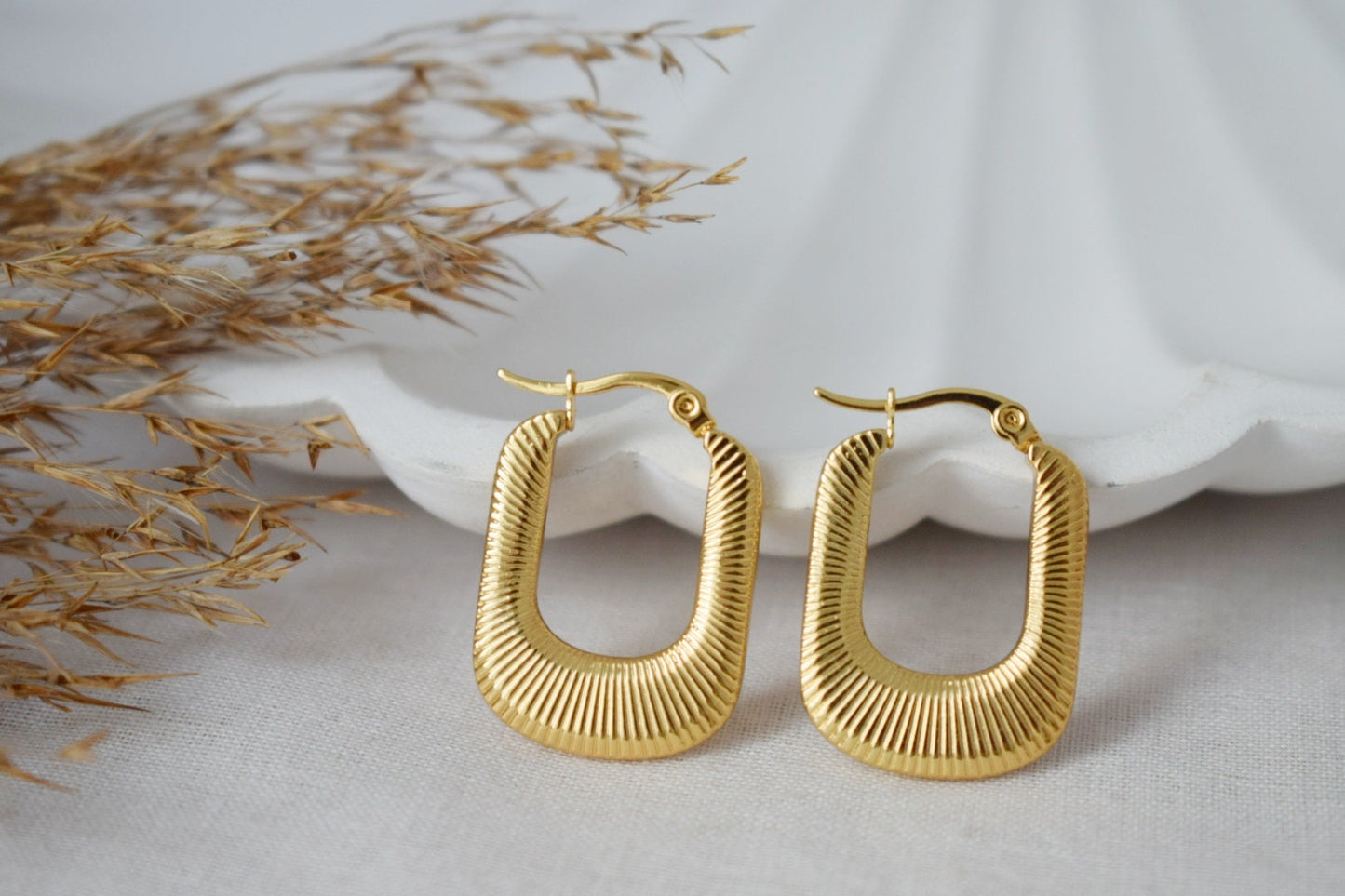 Geometrische Creolen, Rechteckige Ohrringe, 18 Karat vergoldeter Edelstahl, Chunky Statement Creolen, Moderner minimalistischer Unikatschmuck, Geschenk für Sie