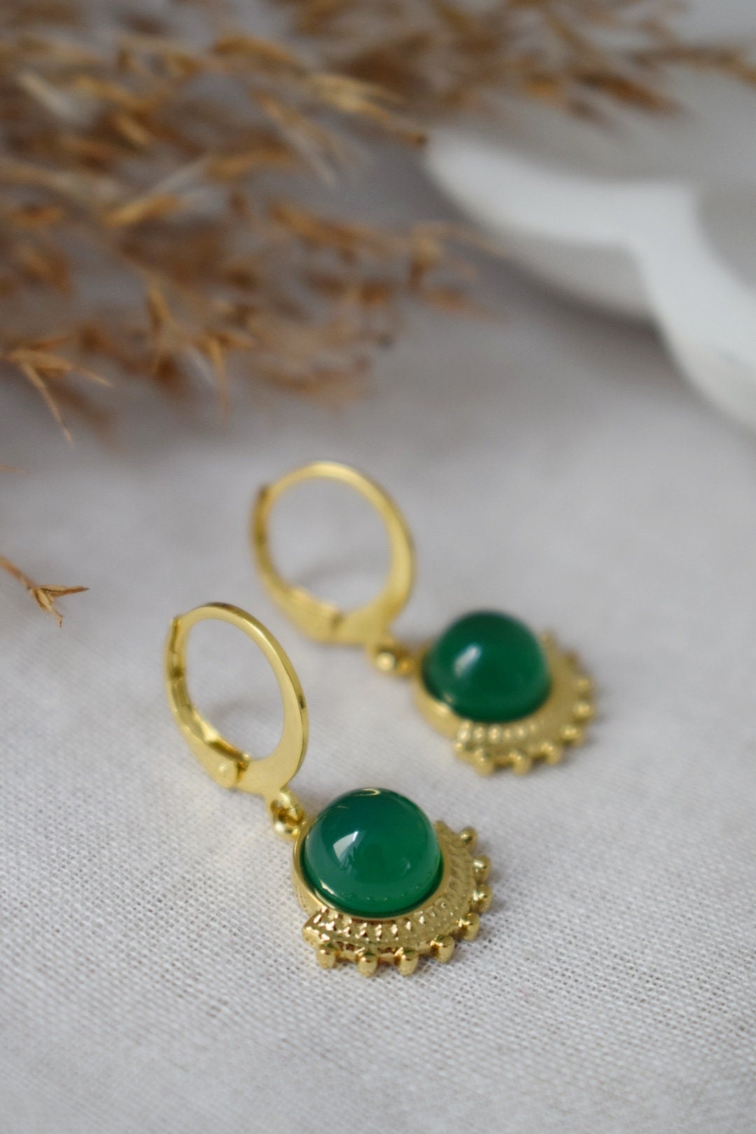 Grüne Achat Ohrringe, Ornament baumelnde Ohrringe, Edelstein Huggie Creolen, Jugendstil Schmuck, Einzigartige Ohrringe, Muttertagsgeschenk für Sie