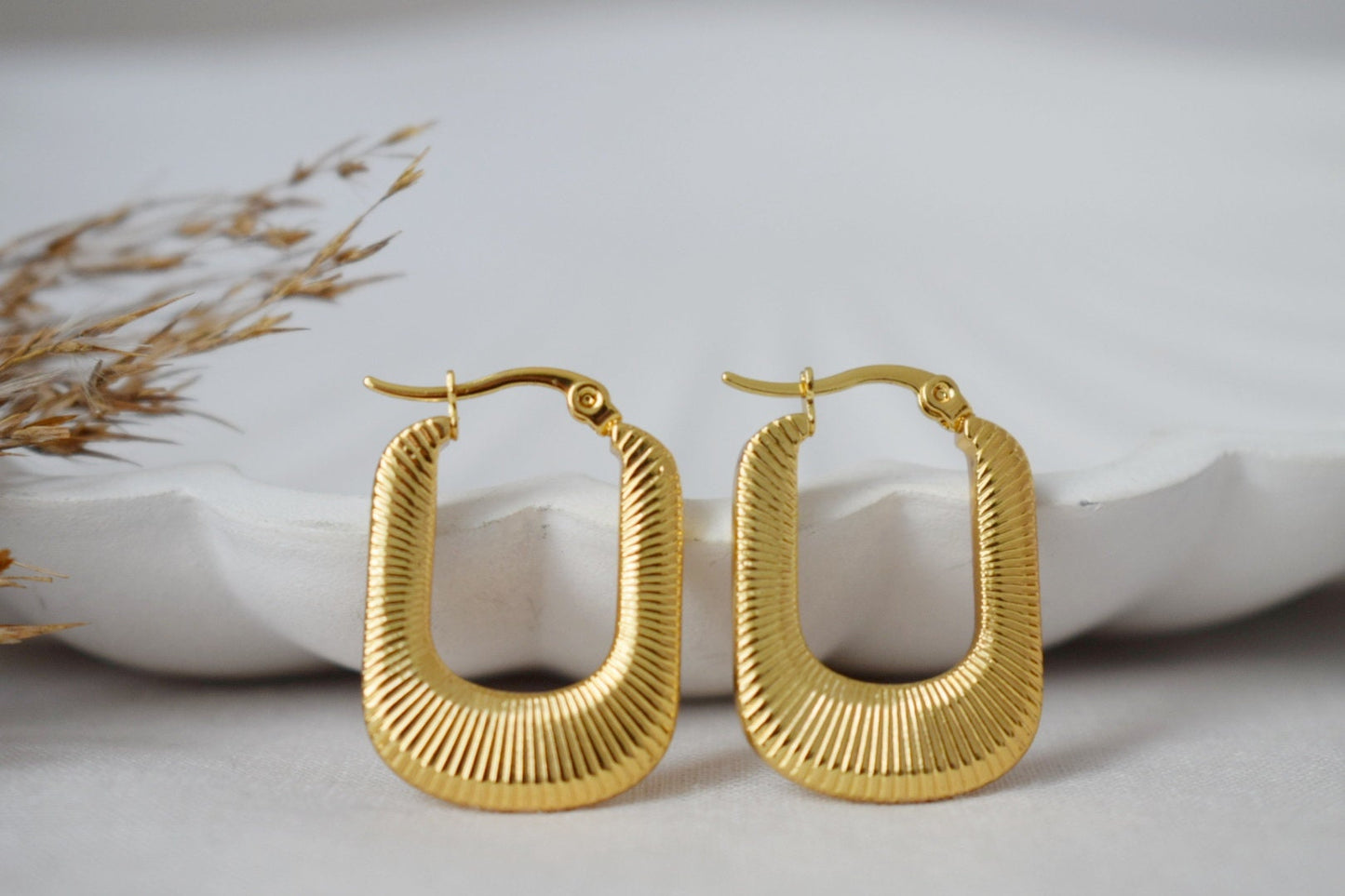 Geometrische Creolen, Rechteckige Ohrringe, 18 Karat vergoldeter Edelstahl, Chunky Statement Creolen, Moderner minimalistischer Unikatschmuck, Geschenk für Sie