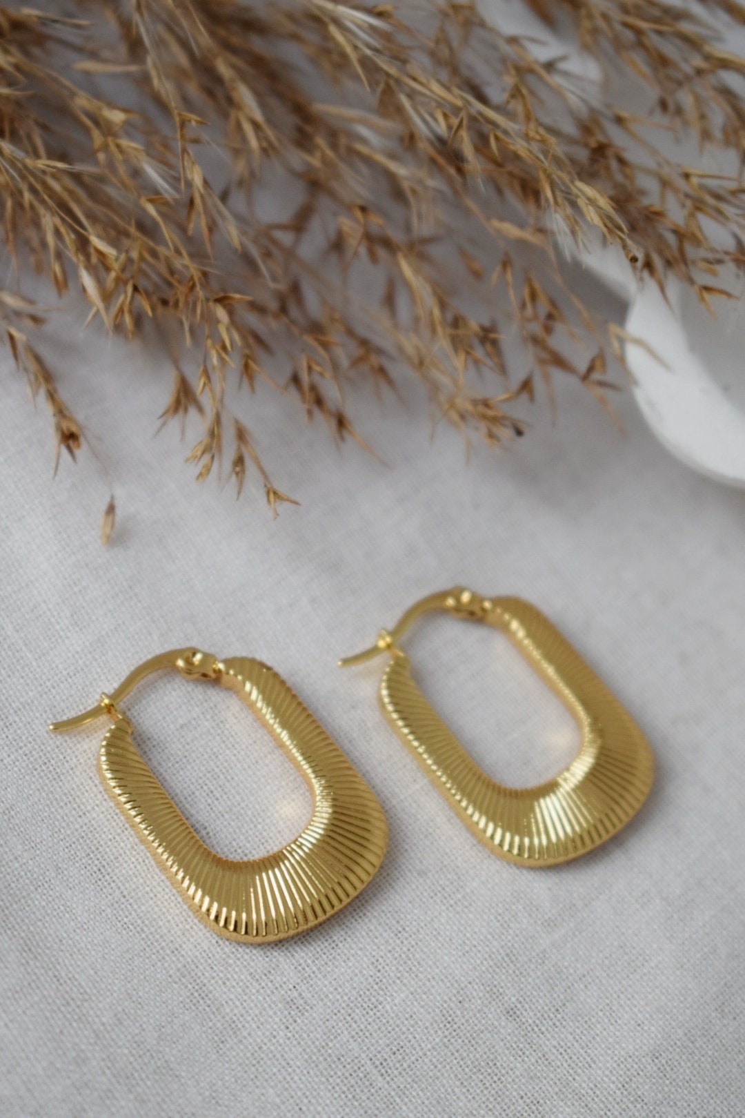 Geometrische Creolen, Rechteckige Ohrringe, 18 Karat vergoldeter Edelstahl, Chunky Statement Creolen, Moderner minimalistischer Unikatschmuck, Geschenk für Sie