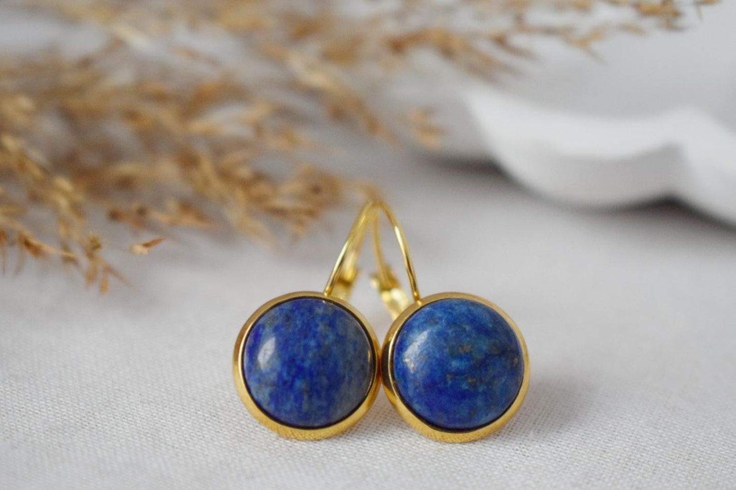 Lapislazuli-Goldohrringe, Blaue Lapisohrringe, Lever-Back-Ohrringe, rund, 12 mm, September-Geburtsstein-Schmuck, Lapis, Geschenk für Sie