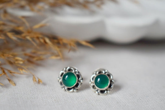 Muttertagsgeschenke, Grüne Onyx Ohrstecker, Edelstein Sterling Silber Minimalistischer Schmuck, Blume Kleine Geburtsstein Push Back Ohrringe
