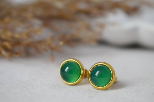 Grüne Achat Ohrstecker, Kleine Edelstein Ohrringe, Push Back Ohrringe, Minimalistischer Geburtsstein Schmuck, Handgemachtes Geschenk für Sie