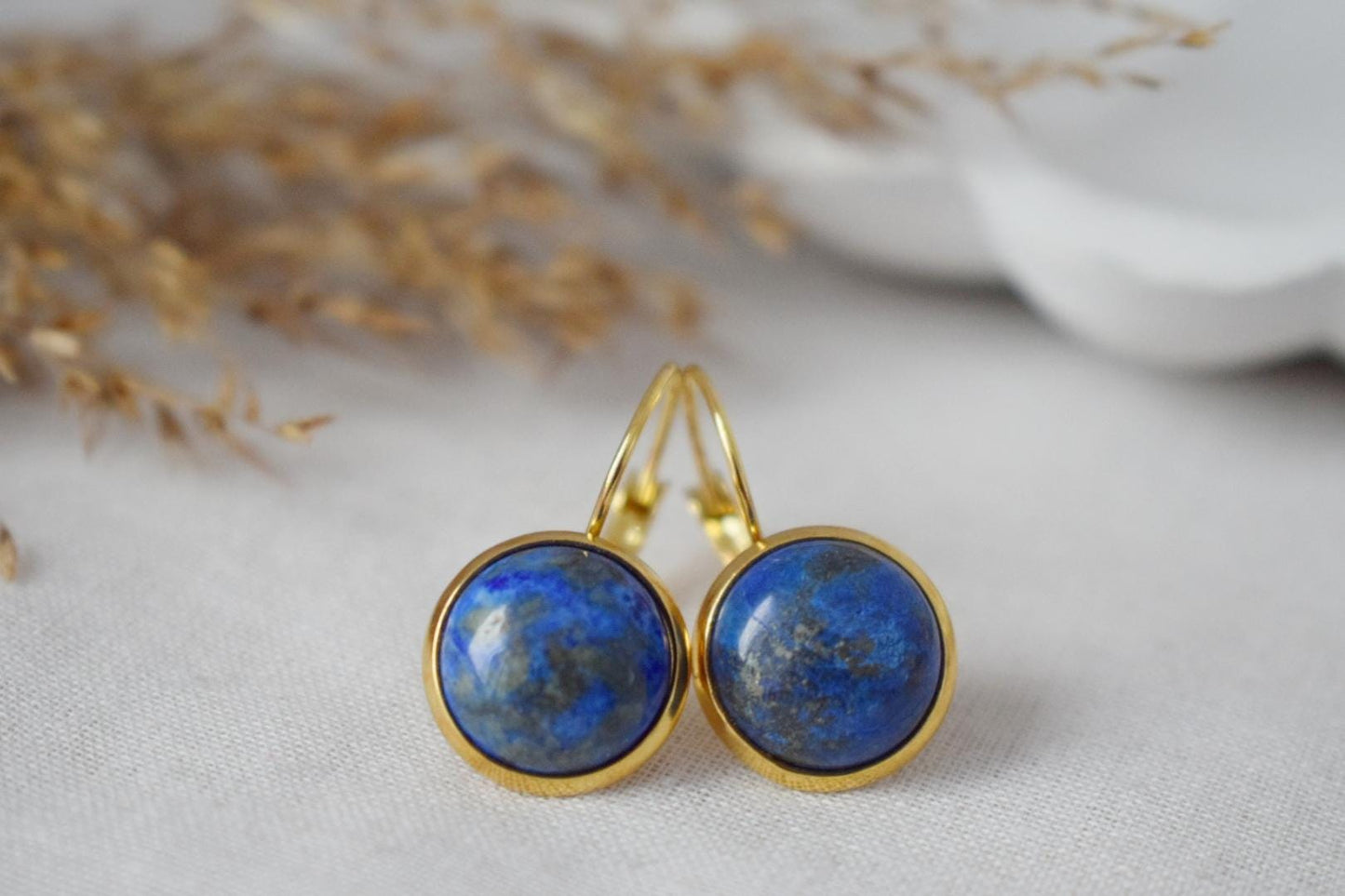Lapislazuli-Goldohrringe, Blaue Lapisohrringe, Lever-Back-Ohrringe, rund, 12 mm, September-Geburtsstein-Schmuck, Lapis, Geschenk für Sie