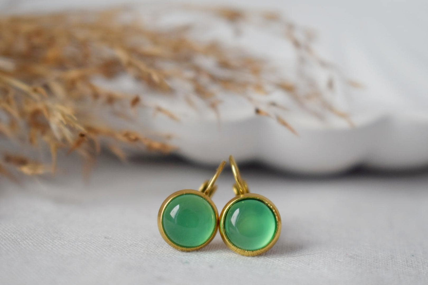 Grüne Achat Ohrringe, Edelstein Ohrringe, Hellgrüne Ohrringe mit Hebelverschluss, Handgefertigter Schmuck, Muttertagsgeschenk