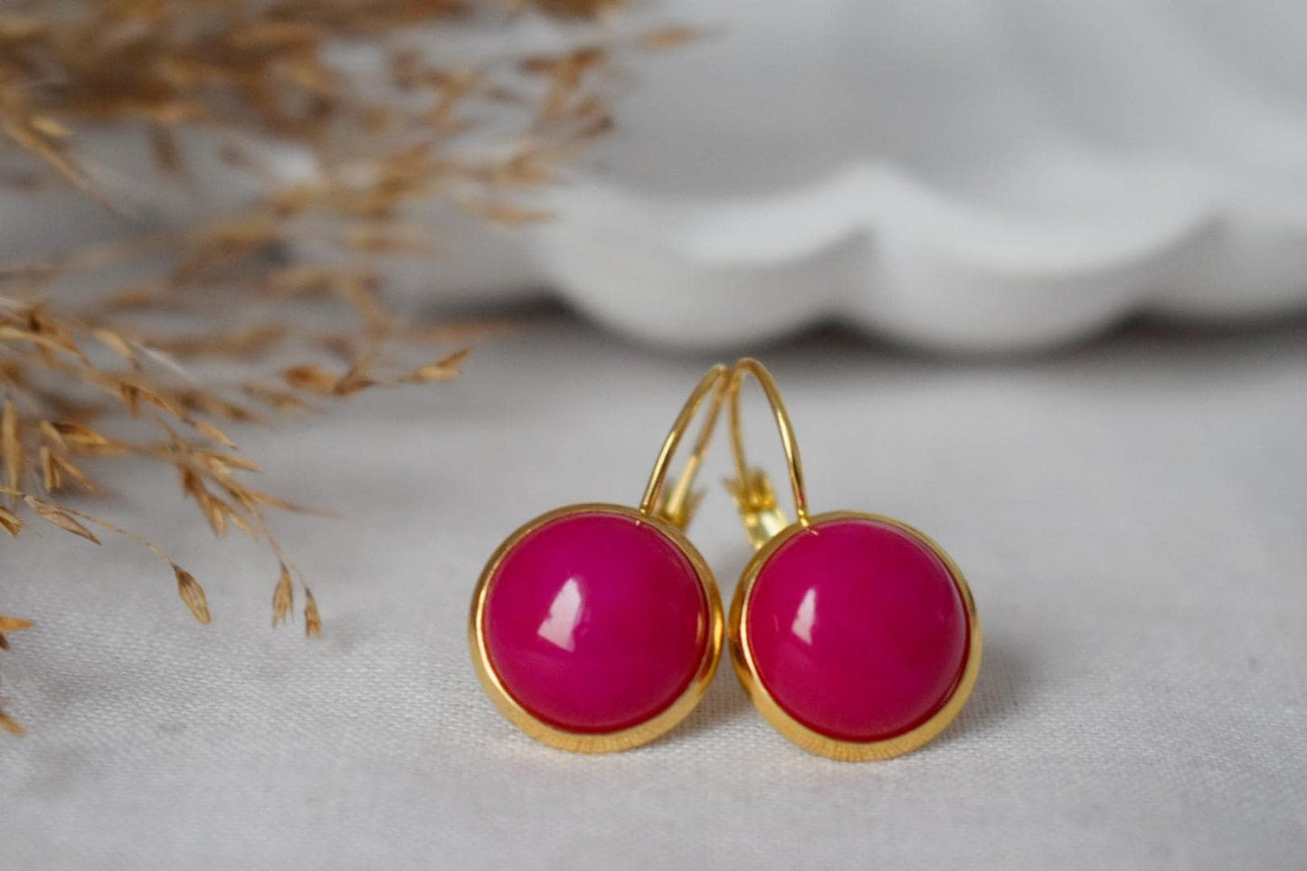 Rosa Jade Ohrringe, Edelstein Runde Ohrringe, Magenta Ohrringe, 12mm Lever Back Ohrringe, Edelstahl, Jade Gold Schmuck, Geschenk für Sie