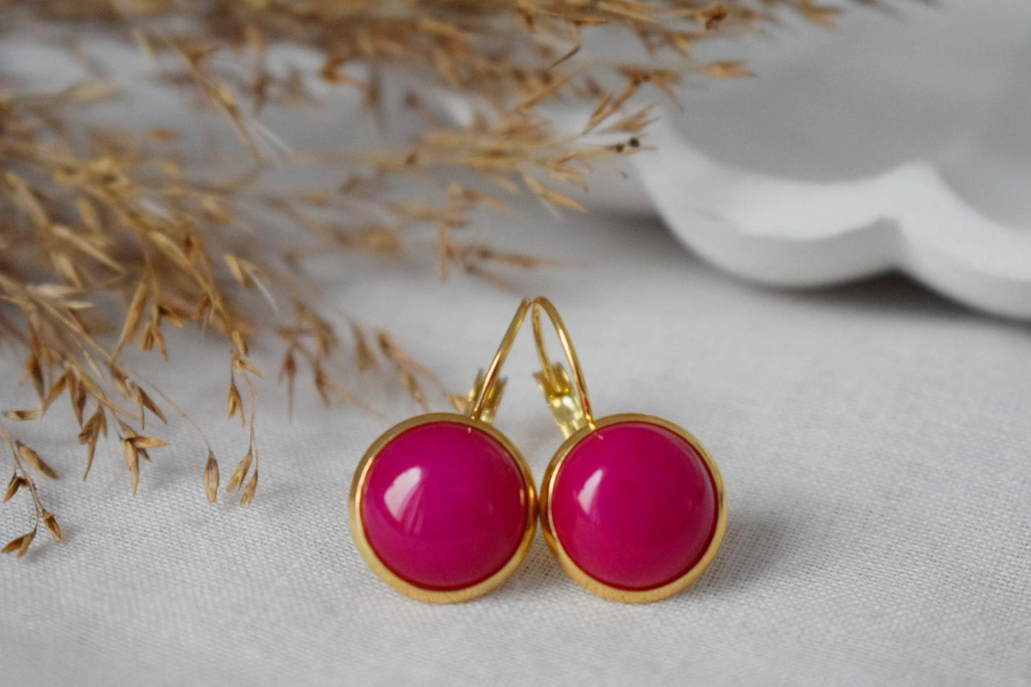 Rosa Jade Ohrringe, Edelstein Runde Ohrringe, Magenta Ohrringe, 12mm Lever Back Ohrringe, Edelstahl, Jade Gold Schmuck, Geschenk für Sie