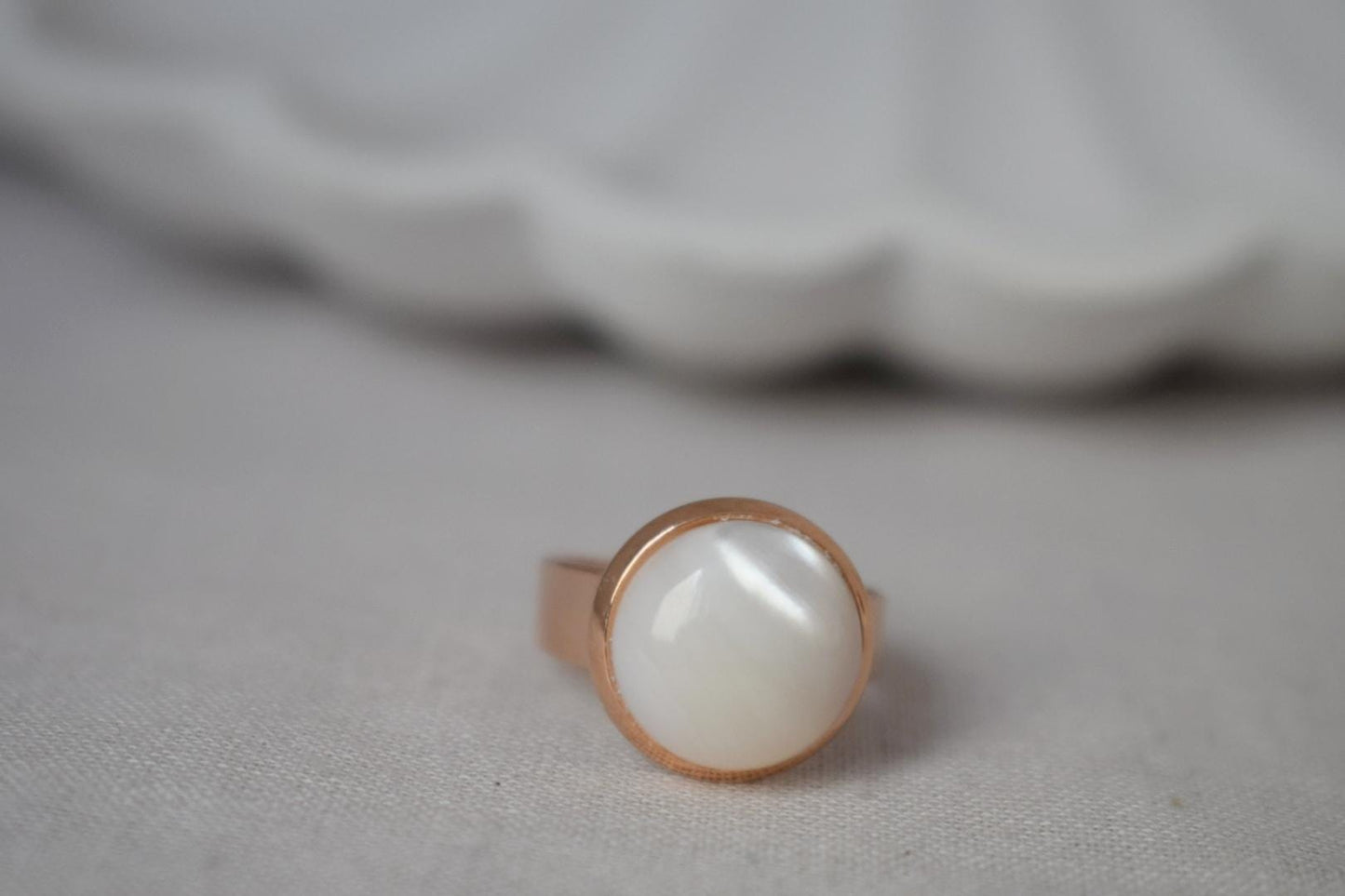 Perlmutt Roségold Ring für Frauen, Muschel Verstellbarer Ring, Alltäglicher weißer runder Ring, Schmuckgeschenk für Sie