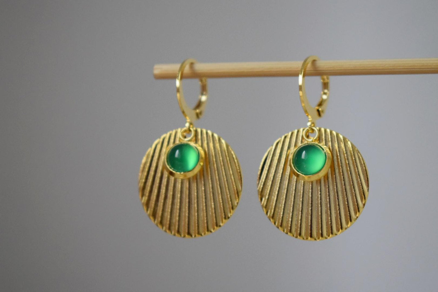 Grüne Achat Ohrringe, Runde Scheibenohrringe, 24k vergoldete Edelstahlohrringe, Leichter Schmuck, Bestes Weihnachtsgeschenk für Sie