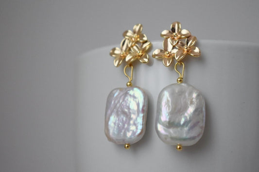 Barocke Keshi Perlen Ohrringe, Süßwasserperlen Schmuck, 18K vergoldete Blumen Ohrstecker, Vintage Stil Brautschmuck, Perfektes Brautjungfern Geschenk