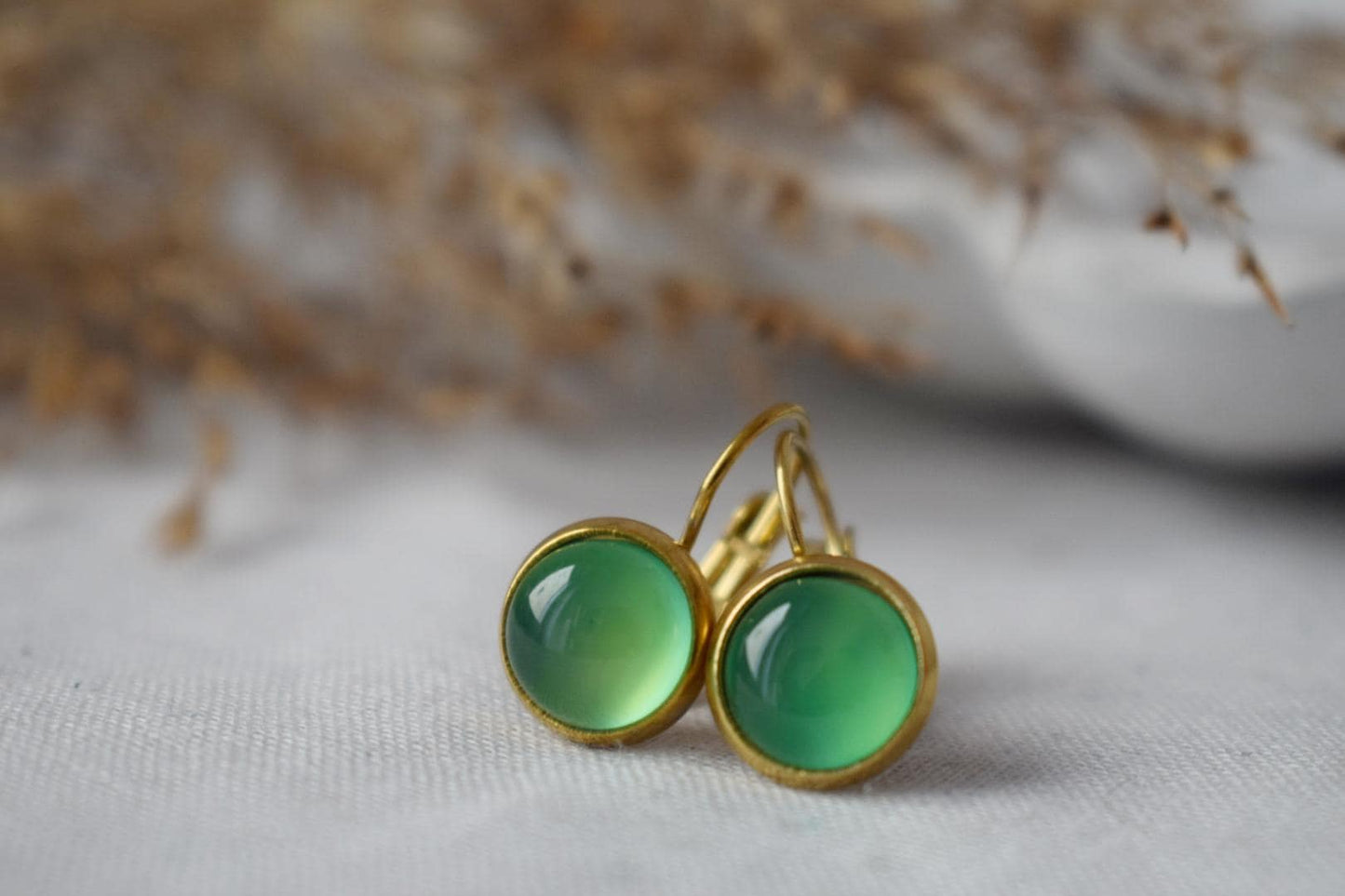 Grüne Achat Ohrringe, Edelstein Ohrringe, Hellgrüne Ohrringe mit Hebelverschluss, Handgefertigter Schmuck, Muttertagsgeschenk