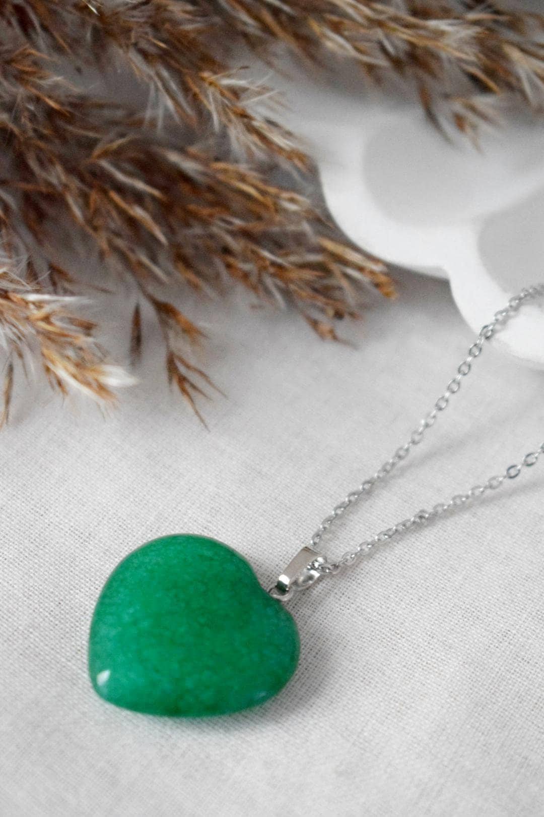 Natürliche grüne Jade Herz Halskette, Edelstein Anhänger, Lange Stein Halskette, Handgemachter Schmuck, Bestes Geschenk für sie, Muttertagsgeschenk