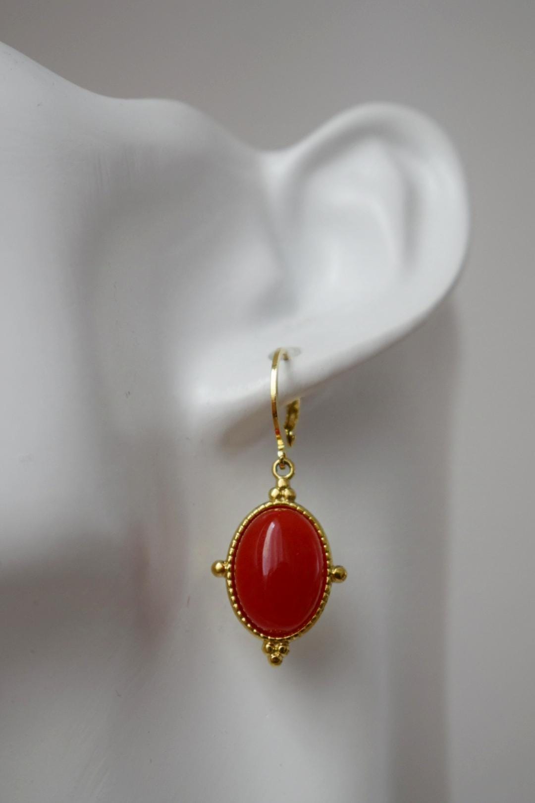 Rote Jade Ohrringe, Ovale Edelstein Ohrringe, Boho Chic Ohrringe, Ornament Schmuck, Einzigartiges Geschenk für Sie