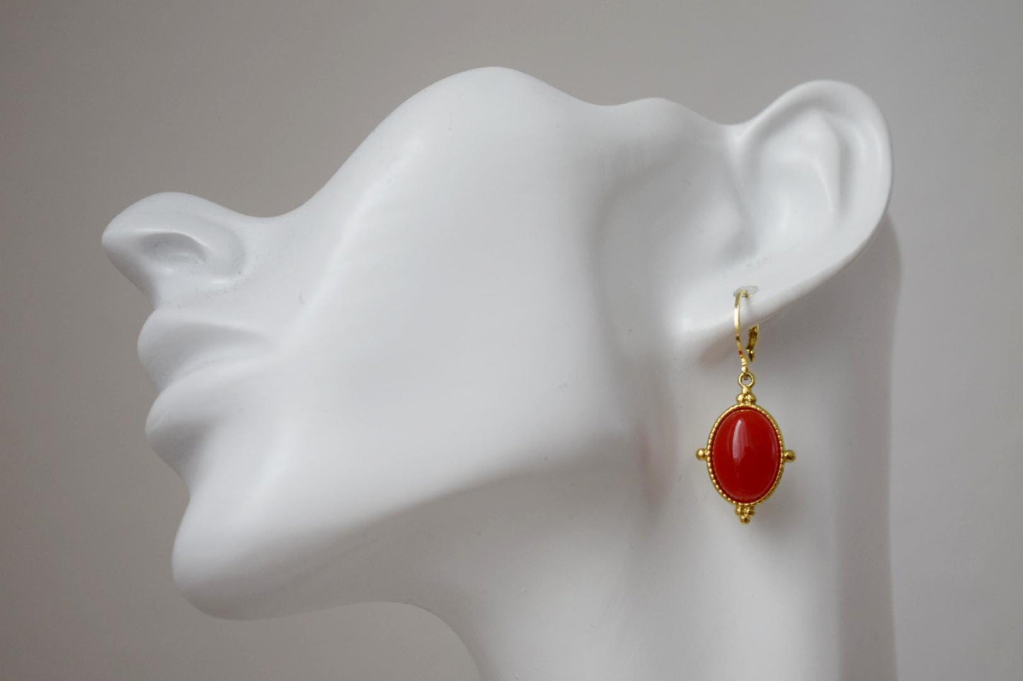 Rote Jade Ohrringe, Ovale Edelstein Ohrringe, Boho Chic Ohrringe, Ornament Schmuck, Einzigartiges Geschenk für Sie