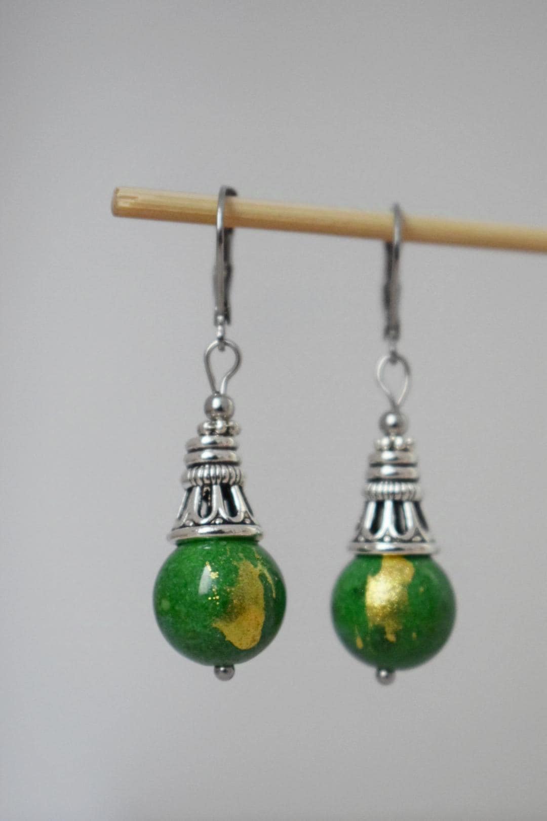 Grüne Jade Ohrringe, Boho Edelstein Ohrringe, Vintage Ohrhänger und Tropfen Ohrringe, Einzigartiger Boho Schmuck, Geschenk für Frauen