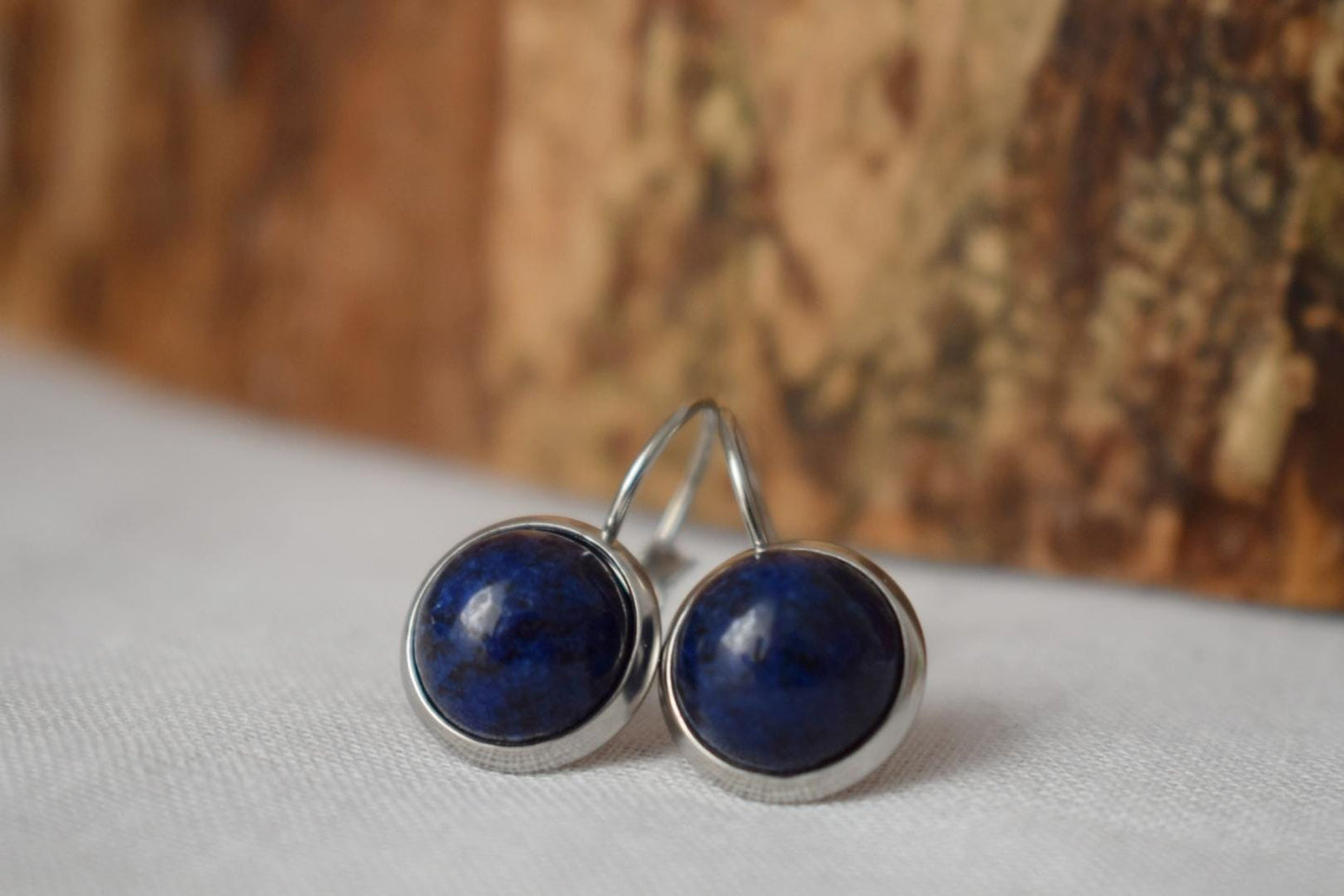 Kleine Lapislazuli-Ohrringe, Blaue Edelstein-Ohrringe, 10 mm Leverback-Ohrringe, runder Stein, September-Geburtsstein-Schmuck, Geschenk
