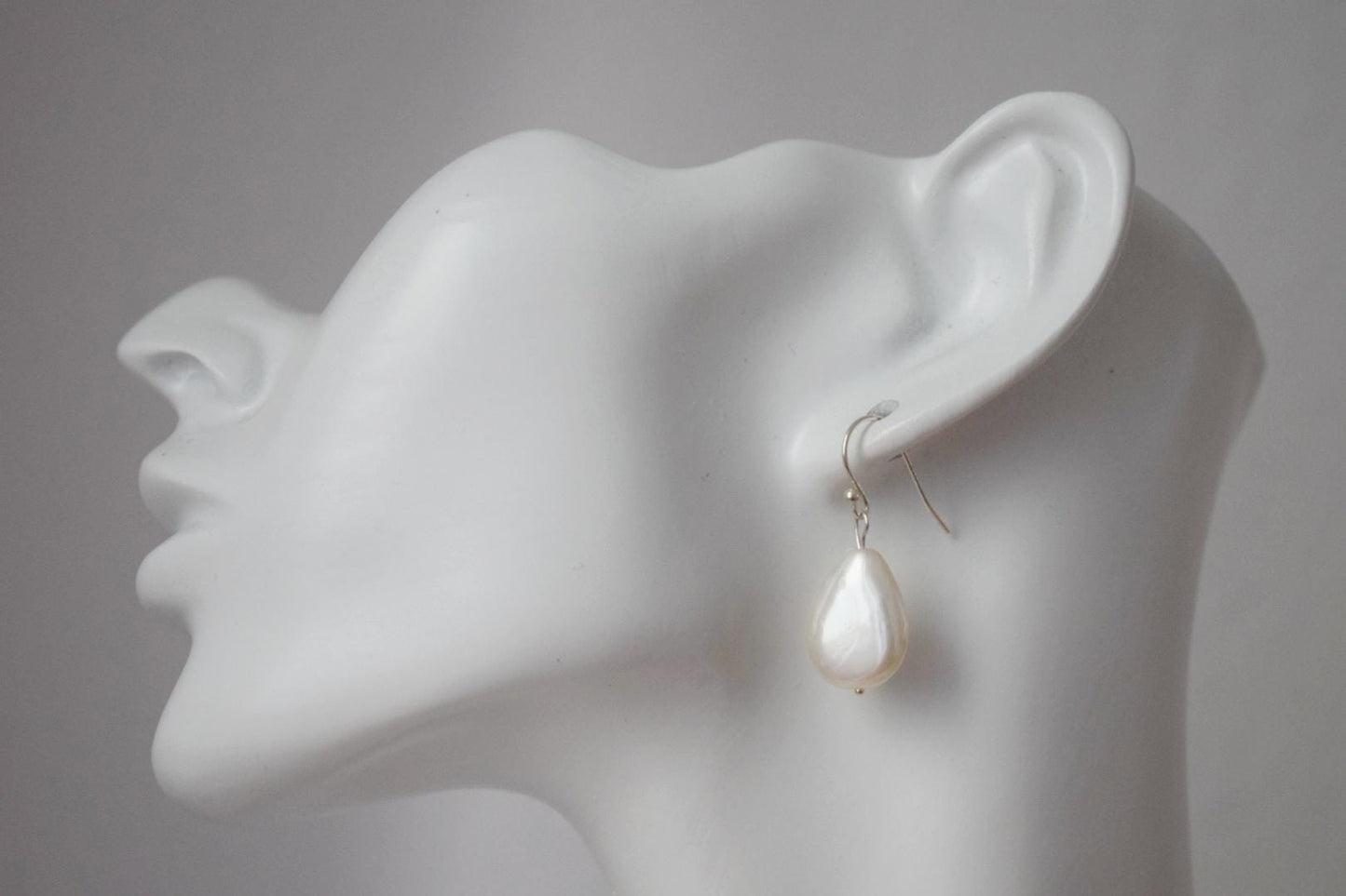 Natürliche Süßwassermuschel Ohrringe, Tropfen Ohrringe aus Sterling Silber, Schlichte Perlen Tropfen Hochzeit Ohrringe, Brautjungfern Geschenke