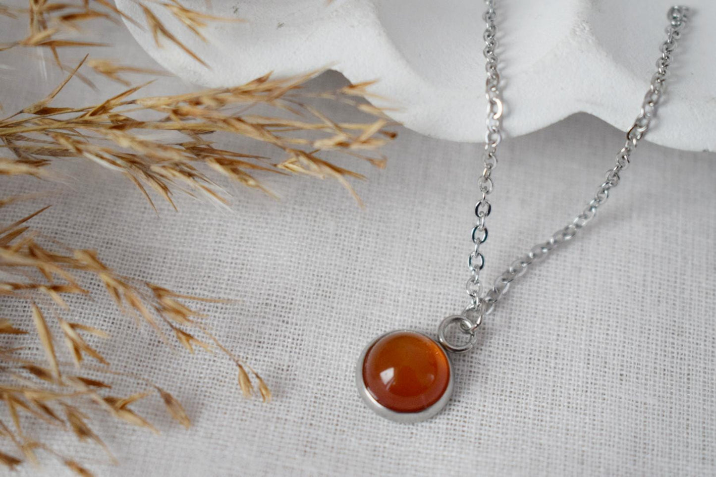 Rote Achat Halskette, Schlichte Edelstein Anhänger Halskette, Mini Edelstein rote Halskette, Roter Achat Schmuck, Handgemachter Schmuck, Geschenk für Sie