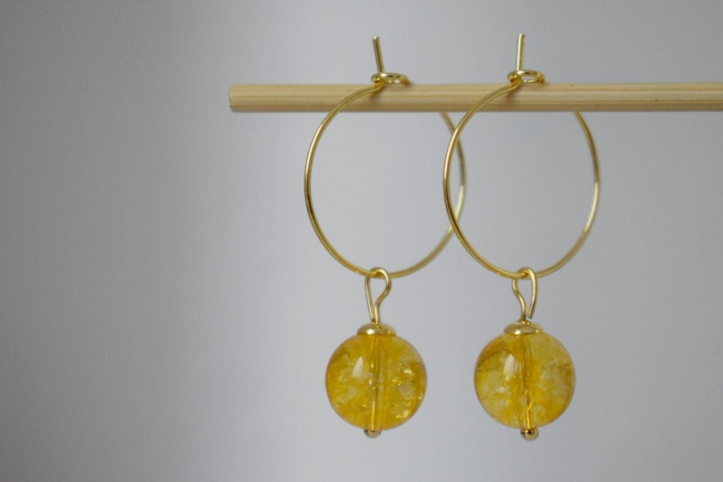 Creolen aus Citrinperlen, gelbe Edelsteinperle, 18 Karat vergoldeter chirurgischer Edelstahl, Geburtsstein für November, Schmuckgeschenk für Sie