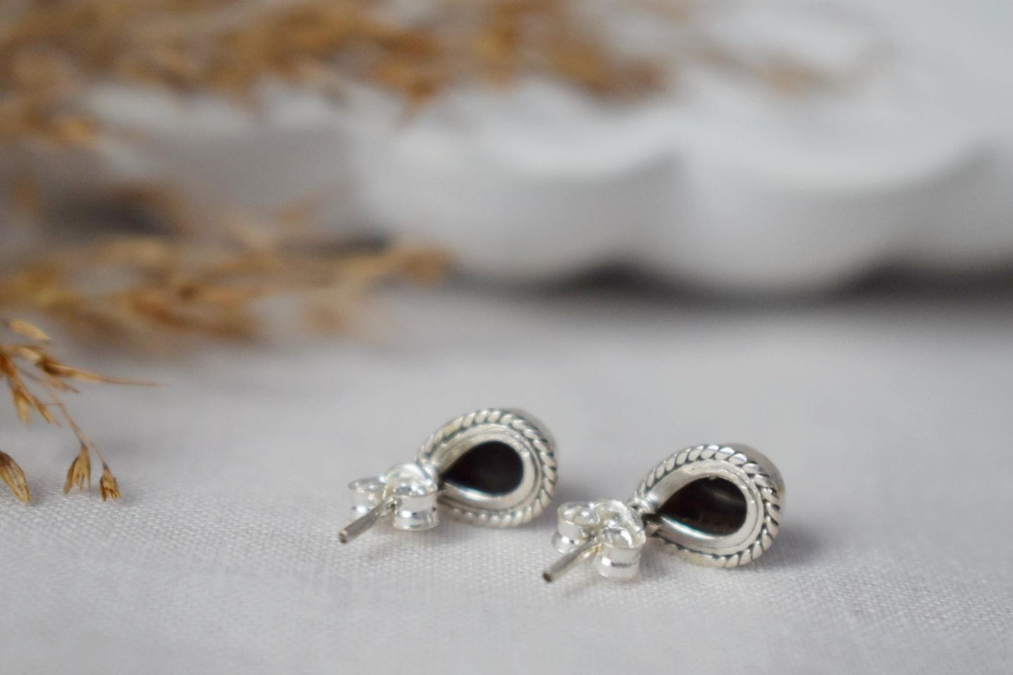 Kleine Boho Schwarze Onyx Ohrstecker, Tropfen Naturstein Sterling Silber Schmuck, Edelstein Ohrstecker, Bestes handgemachtes Geschenk, Unisex Ohrringe