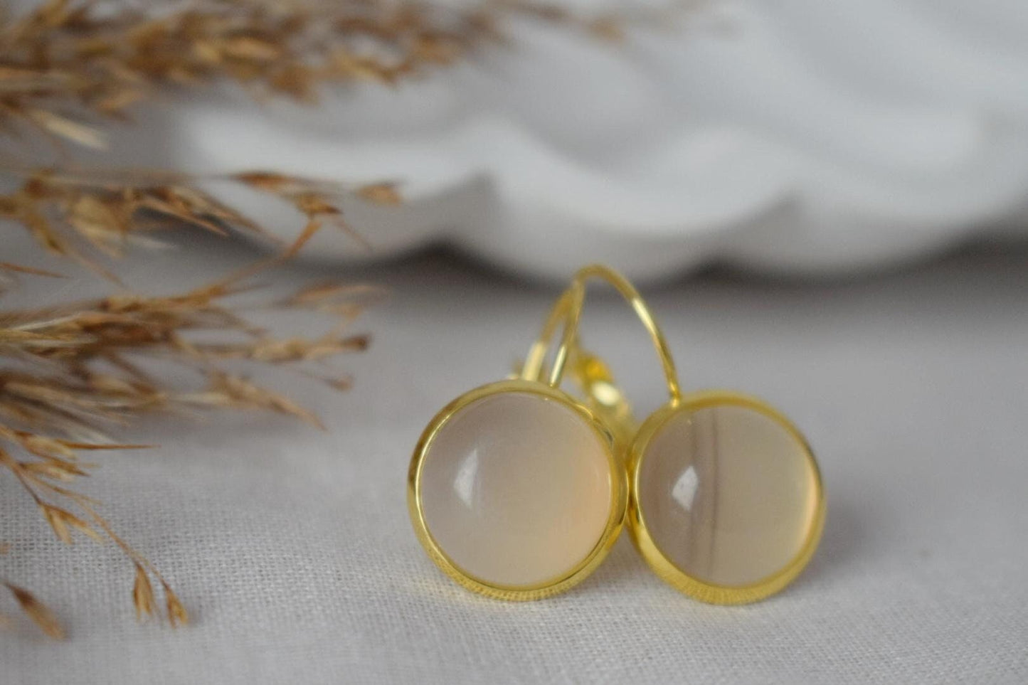 Graue Achat Ohrringe, Edelstein Ohrringe, 18k vergoldete Edelstahl Ohrringe, handgefertigter Schmuck, Valentinstag Geschenk für Sie